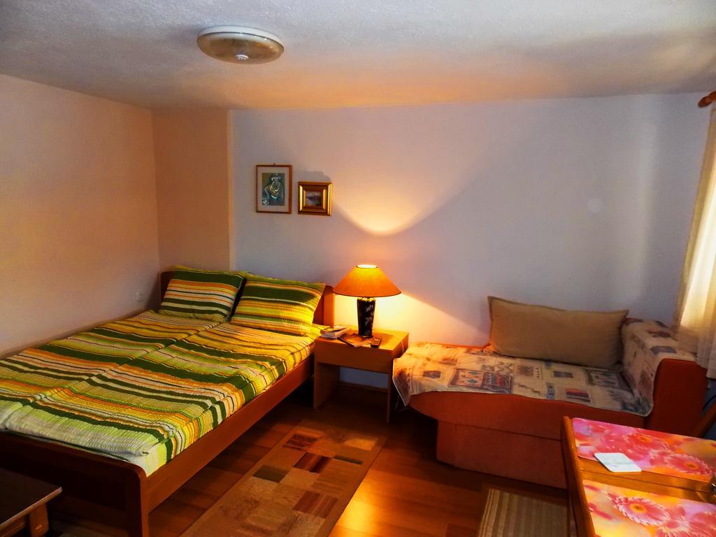 Zura Apartments Ohrid Rum bild