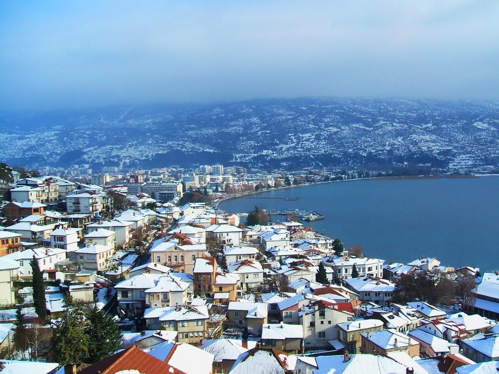 Zura Apartments Ohrid Rum bild